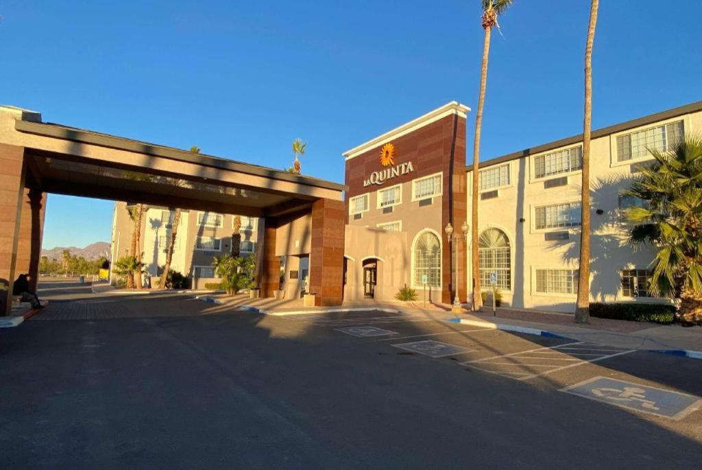 Hotel Baymont By Wyndham Safford Exterior foto
